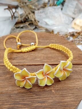 Yellow Plumeria Flower Hawaiian Bracelet B1005